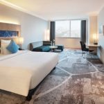 01ExecutiveDeluxeKingBed_copy_1680x1120_copy_672x448