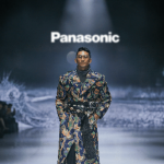 Daffa Wardhana, memakai koleksi Othman dilengkapi dengan aksesoris Hair Dryer Panasonic EH-NB70